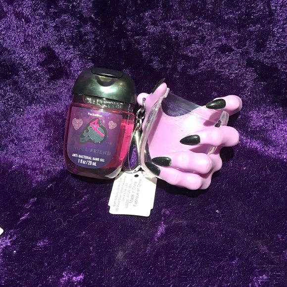 BBW HALLOWEEN WITCHES HAND AND REFILL - Picture 2 of 3